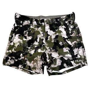 HUK Fishing Low Country Shorts Men’s XL Green Camo 6” Inseam Cargo Pocket